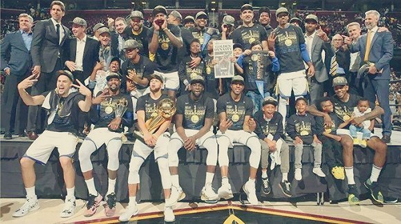 阿夫迪亚空砍37分，马刺115-102击败开拓者，福克斯37分率队稳居西部第五（阿夫迪亚37分难救主，马刺115-102擒开拓者，福克斯轰37分助队稳固西部第五）