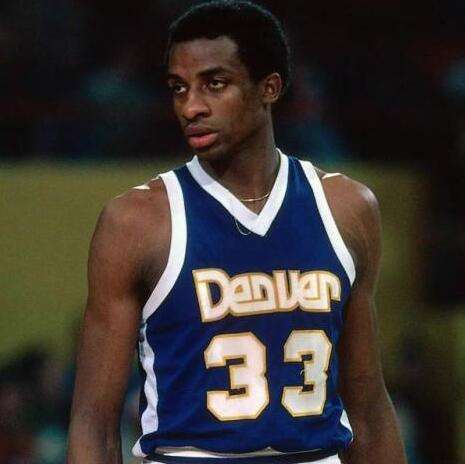 小波特半场17分，带领篮网领先猛龙10分（小波特半场轰下17分，篮网以10分优势暂领先猛龙）