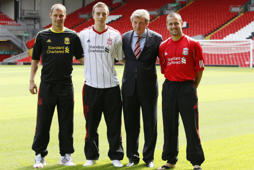 杜兰特关键中投命中，全场欢呼（杜兰特命中关键中投，引爆全场欢呼）