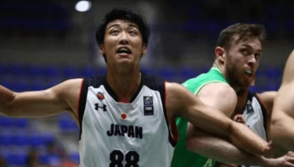 图片报：巴萨希望签下一名左边锋，正关注莱比锡的迪奥曼德（图片报：巴萨想引进左边锋，盯上莱比锡的迪奥曼德）