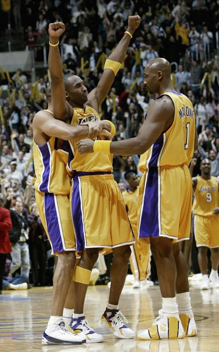 广东男篮防守稳固战胜上海（铁血防守助广东男篮力克上海）