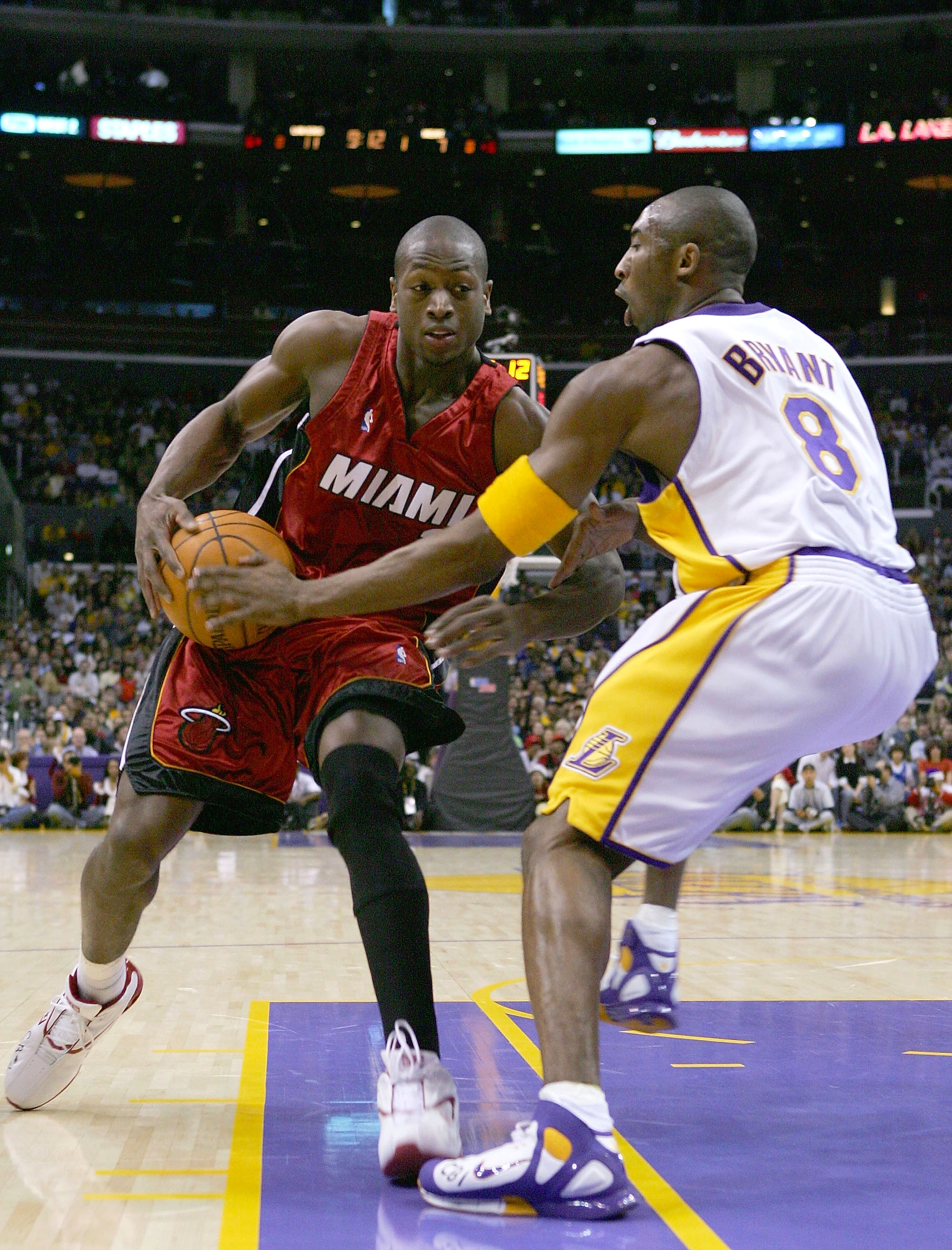 每体：一家土超俱乐部的现任主席和前主席涉赌被逮捕（每体：土超某俱乐部现任与前任主席因涉赌被捕）