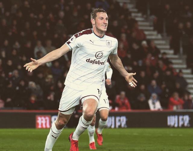 图赫尔：会找阿诺德聊聊，不过夸安萨目前竞争右后卫稍微领先（图赫尔：将与阿诺德沟通，右后卫之争夸安萨暂占上风）