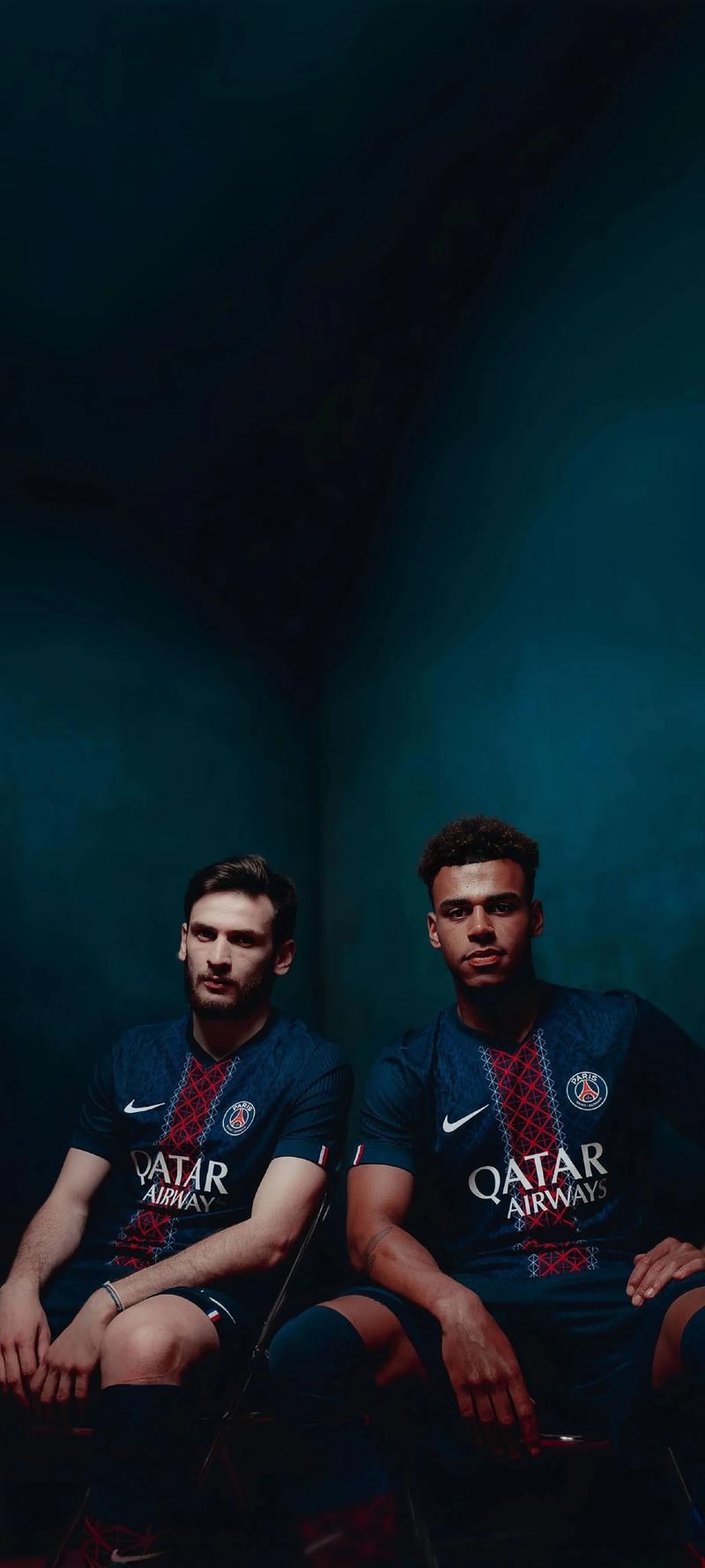 拜仁新战术体系攻守兼备（拜仁战术革新，攻防兼修）