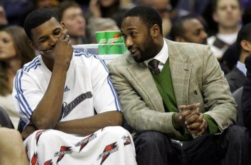 美记：雄鹿想围绕字母哥和特纳增加天赋，格兰特和罗威是目标（美媒：雄鹿拟围绕字母哥与特纳补强，锁定格兰特与罗威为引援目标）