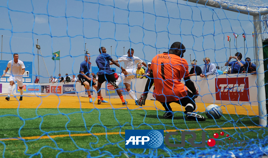 意媒：因机场跑道结冰，尤文全队与远征球迷被困挪威（机场跑道结冰致航班停摆，尤文全队与远征球迷滞留挪威）