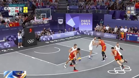 海港举办赛季总结会，王燊超乘直升机带冠军奖杯入场（海港举行赛季总结会，王燊超乘直升机捧杯亮相）